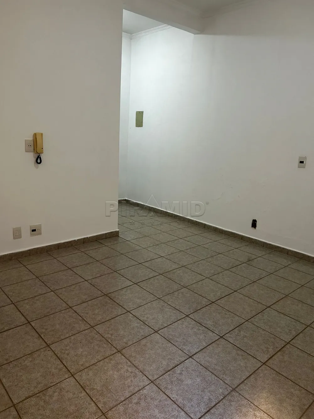 Alugar Comercial / Sala em Ribeir&atilde;o Preto R$ 1.400,00 - Foto 2