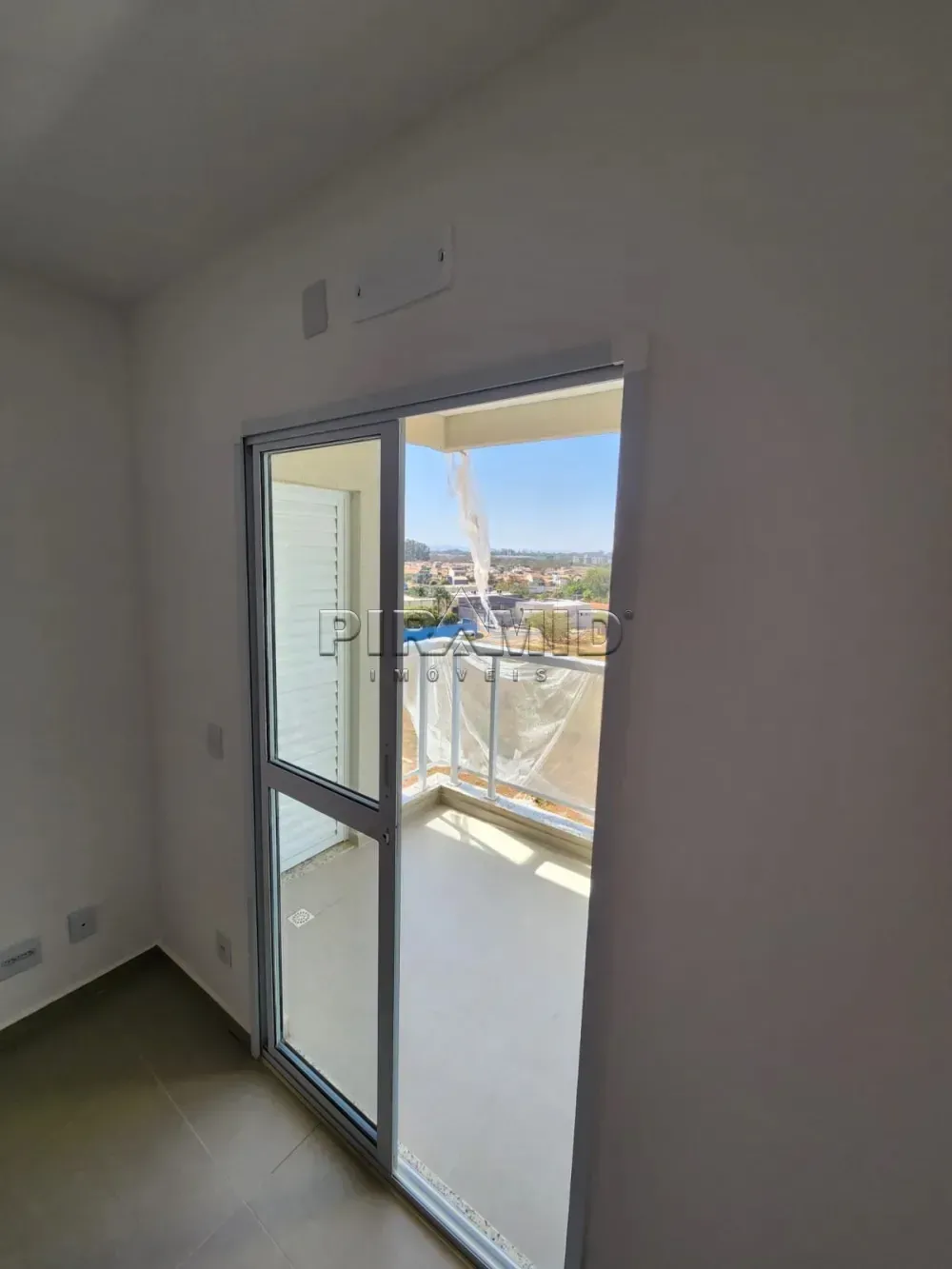 Alugar Apartamento / Padr&atilde;o em Ribeir&atilde;o Preto R$ 1.400,00 - Foto 2