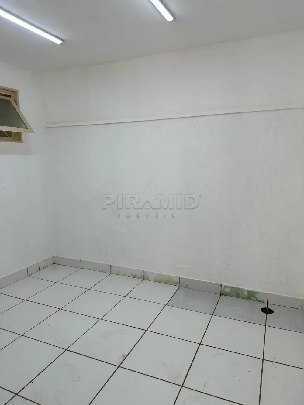 Alugar Comercial / Sal&atilde;o em Ribeir&atilde;o Preto R$ 1.600,00 - Foto 1