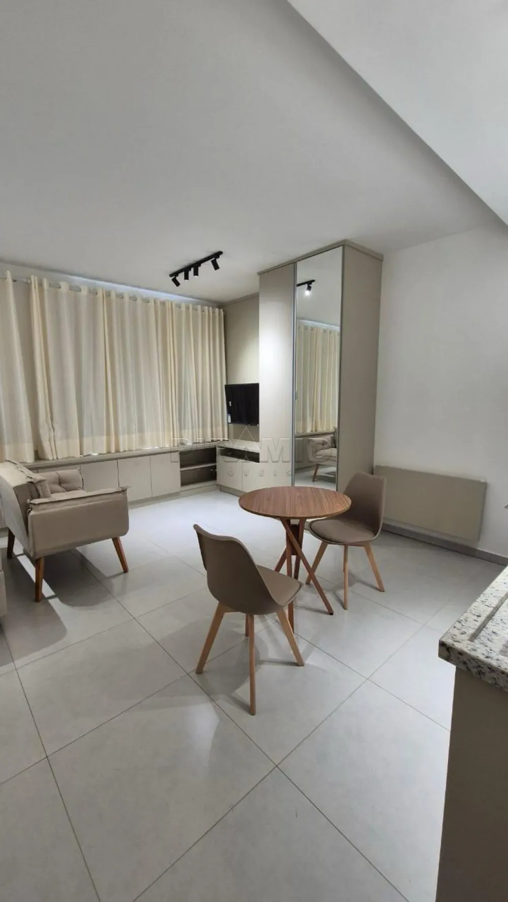 Alugar Apartamento / Padr&atilde;o em Ribeir&atilde;o Preto R$ 2.200,00 - Foto 4