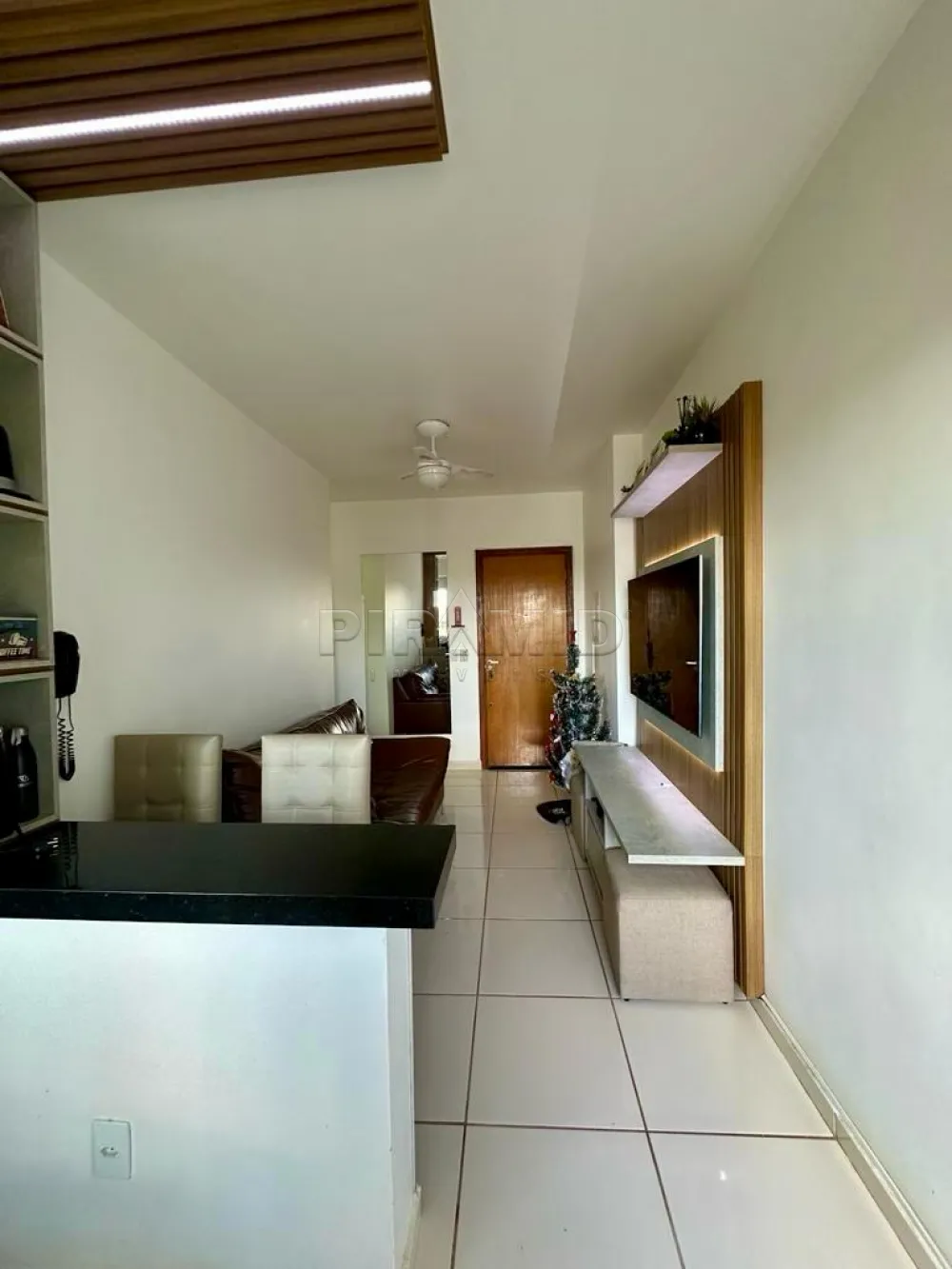Comprar Apartamento / Padr&atilde;o em Ribeir&atilde;o Preto R$ 300.000,00 - Foto 2