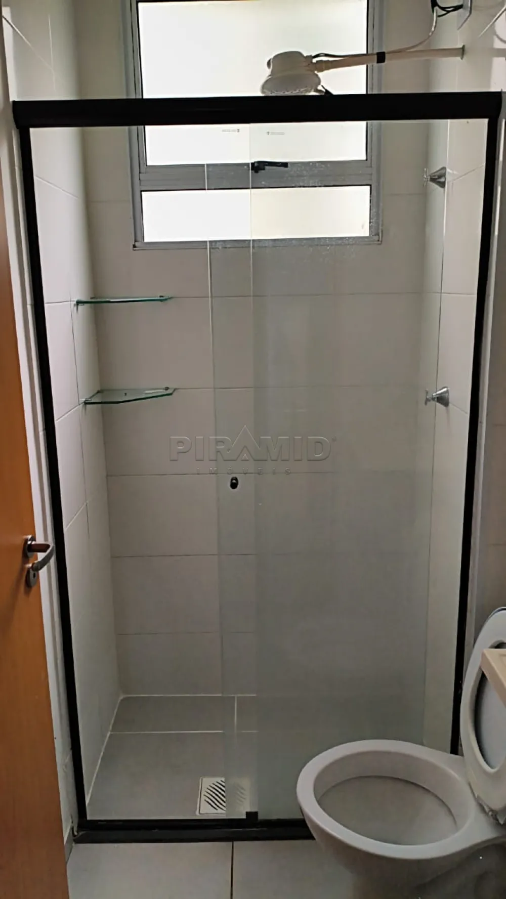 Alugar Apartamento / Padr&atilde;o em Ribeir&atilde;o Preto R$ 1.200,00 - Foto 4