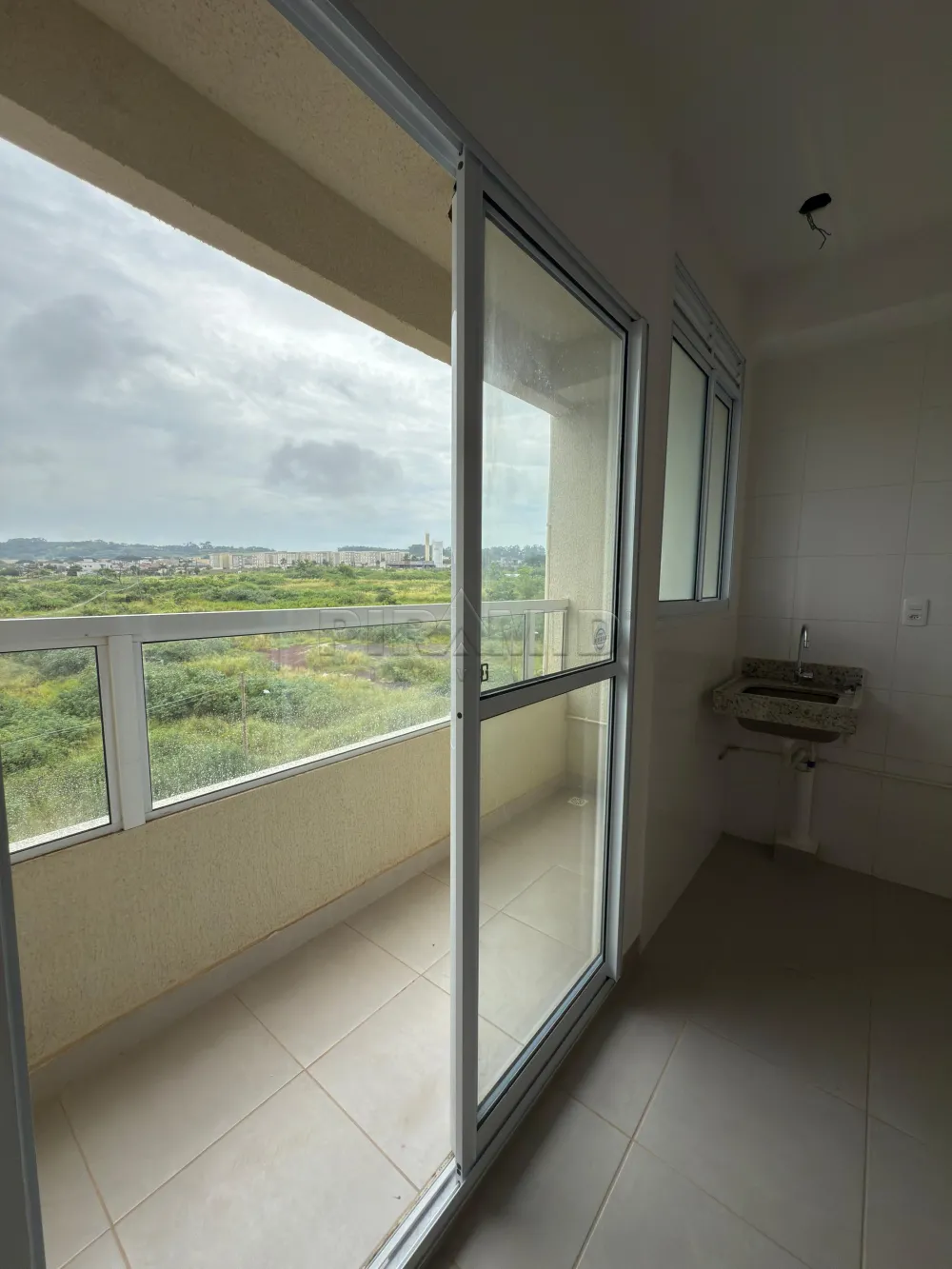 Alugar Apartamento / Padr&atilde;o em Ribeir&atilde;o Preto R$ 2.050,00 - Foto 4