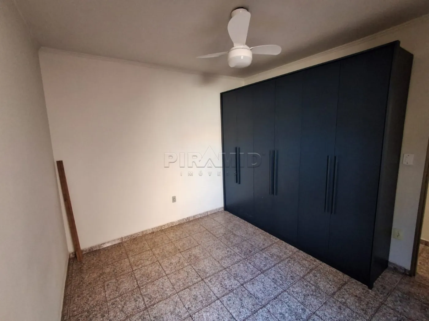 Alugar Apartamento / Padr&atilde;o em Ribeir&atilde;o Preto R$ 1.600,00 - Foto 5