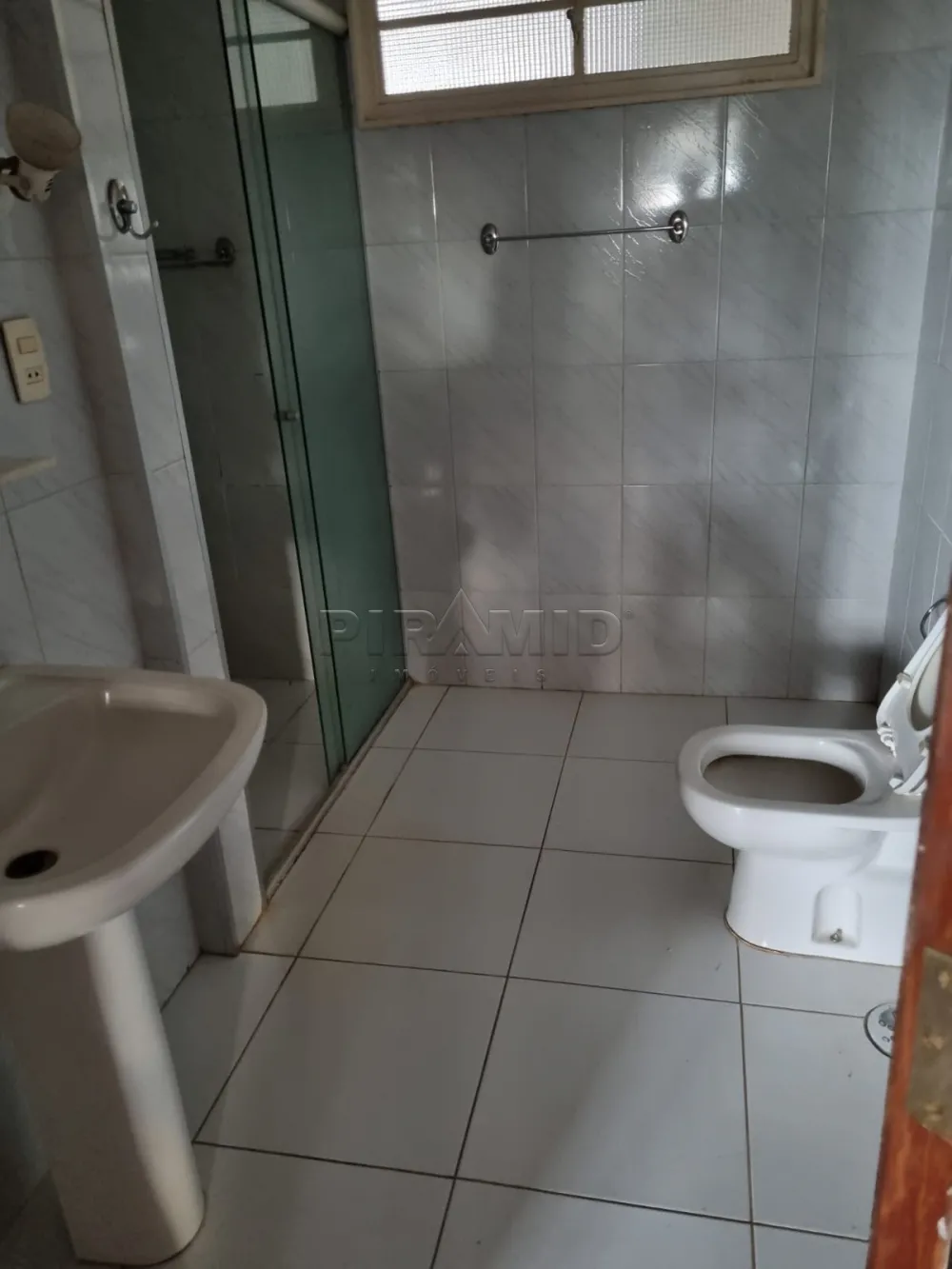 Alugar Apartamento / Padr&atilde;o em Ribeir&atilde;o Preto R$ 700,00 - Foto 12