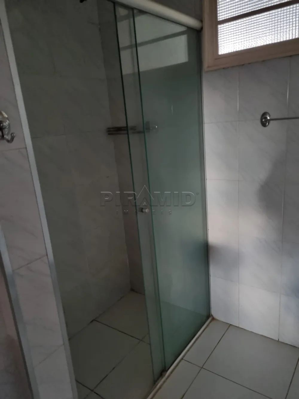 Alugar Apartamento / Padr&atilde;o em Ribeir&atilde;o Preto R$ 700,00 - Foto 13