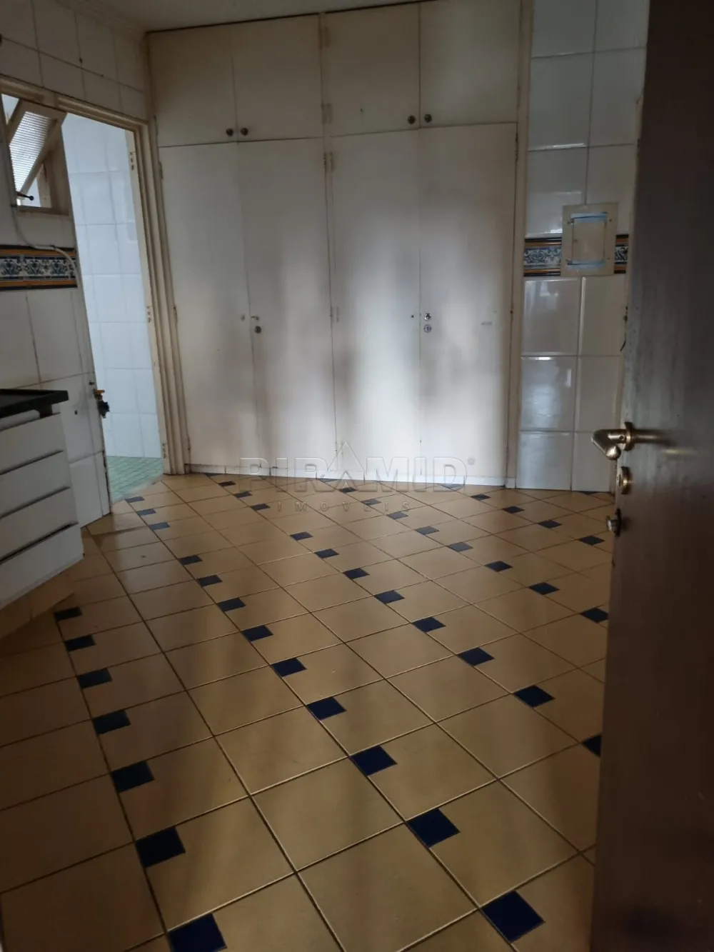 Alugar Apartamento / Padr&atilde;o em Ribeir&atilde;o Preto R$ 700,00 - Foto 14