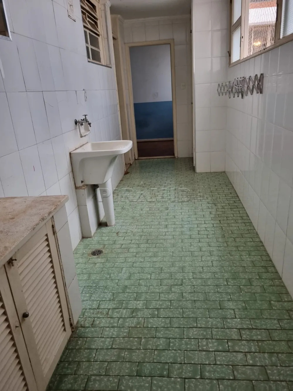 Alugar Apartamento / Padr&atilde;o em Ribeir&atilde;o Preto R$ 700,00 - Foto 17