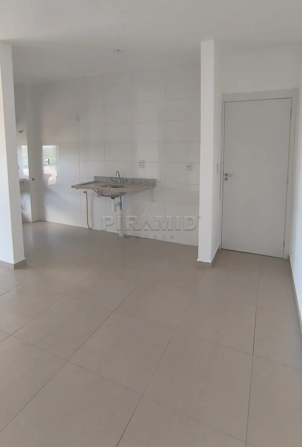 Alugar Apartamento / Padr&atilde;o em Ribeir&atilde;o Preto R$ 1.150,00 - Foto 2