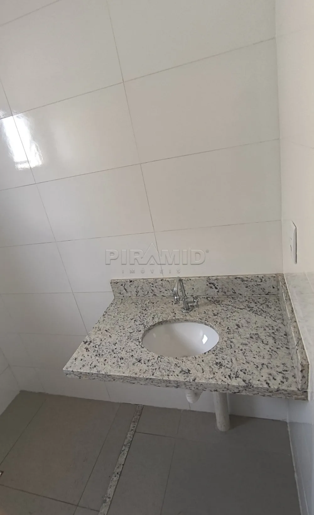Alugar Apartamento / Padr&atilde;o em Ribeir&atilde;o Preto R$ 1.150,00 - Foto 15