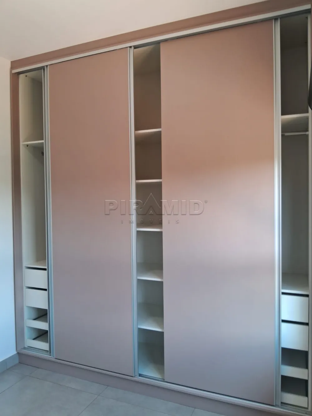 Alugar Apartamento / Padr&atilde;o em Ribeir&atilde;o Preto R$ 2.500,00 - Foto 11