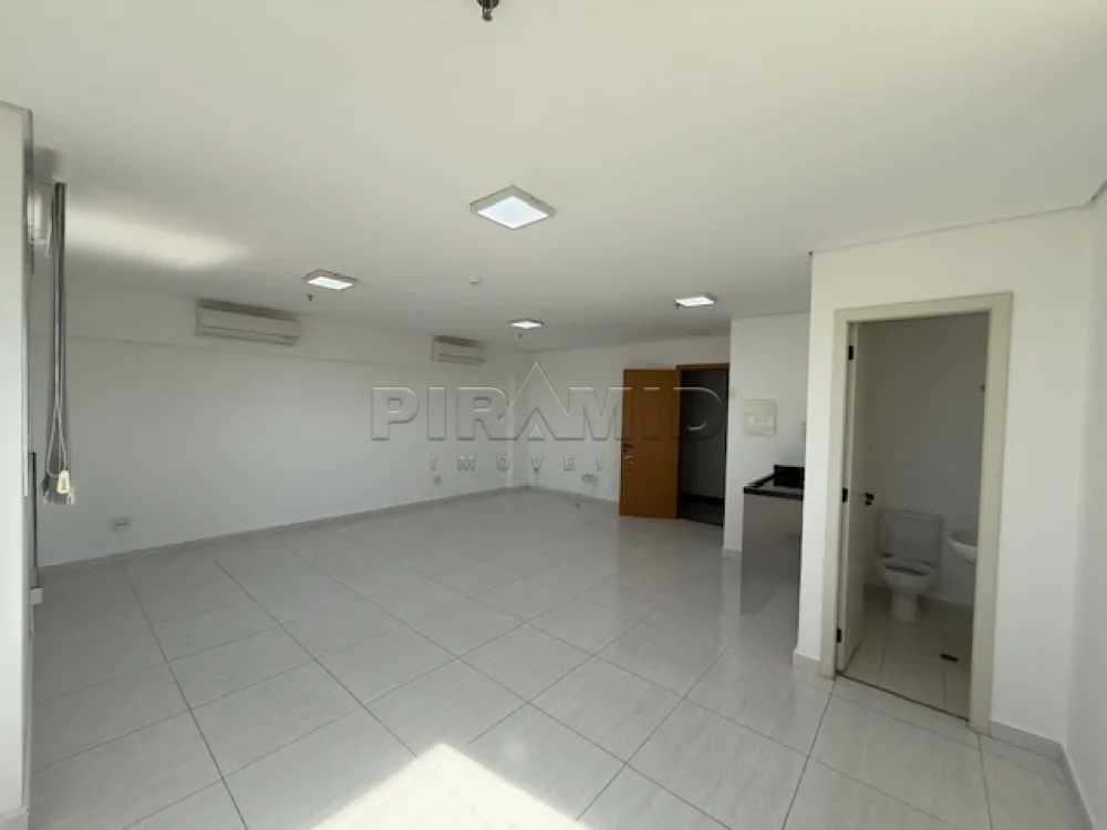 Alugar Comercial / Sala em Ribeir&atilde;o Preto R$ 3.000,00 - Foto 2