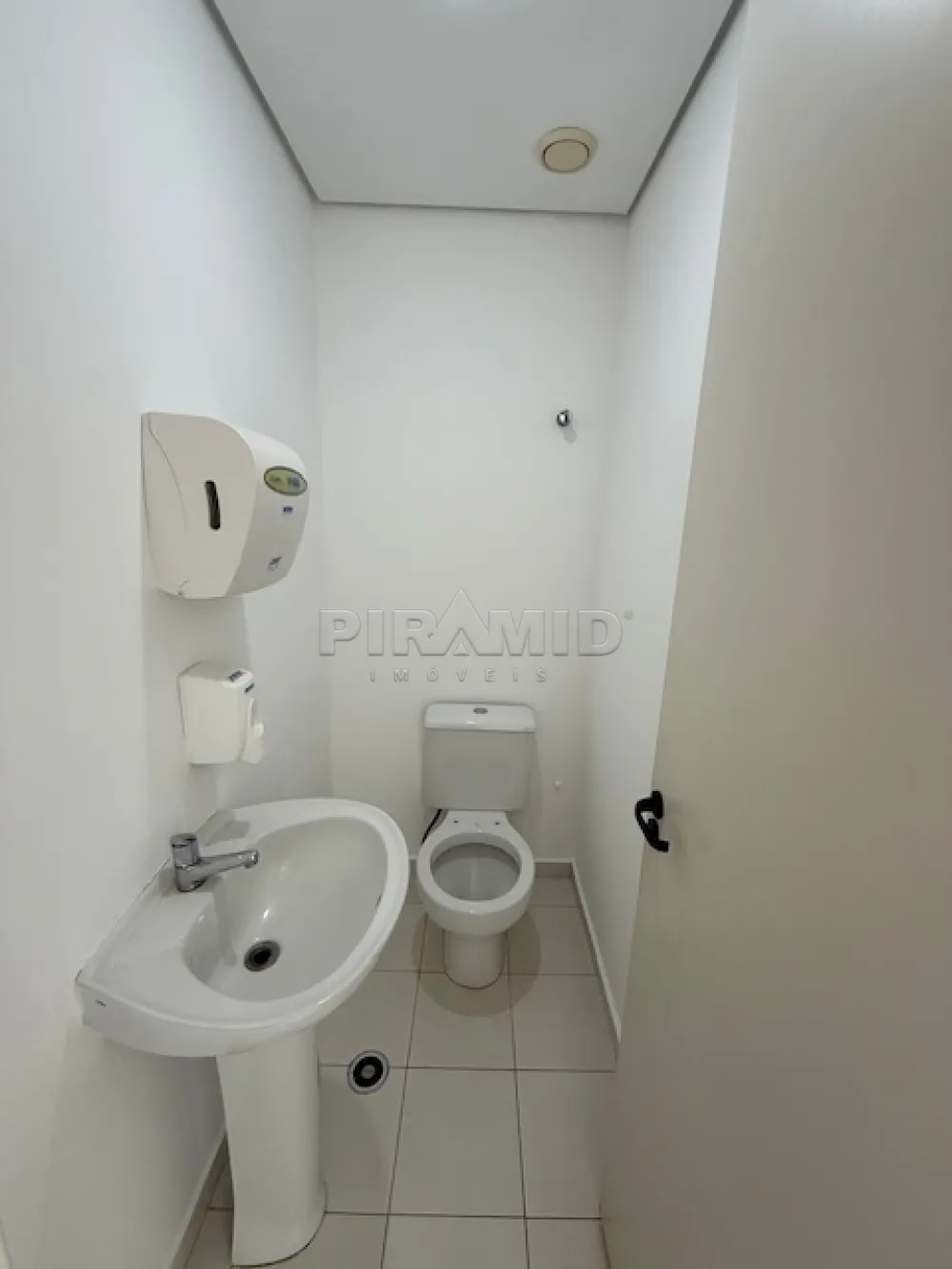 Alugar Comercial / Sala em Ribeir&atilde;o Preto R$ 3.000,00 - Foto 5