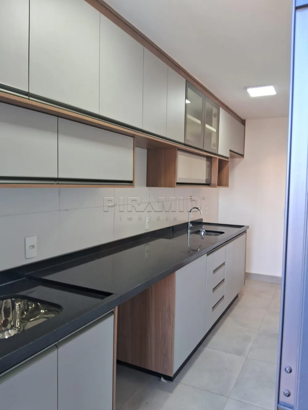 Alugar Apartamento / Padr&atilde;o em Ribeir&atilde;o Preto R$ 4.200,00 - Foto 16