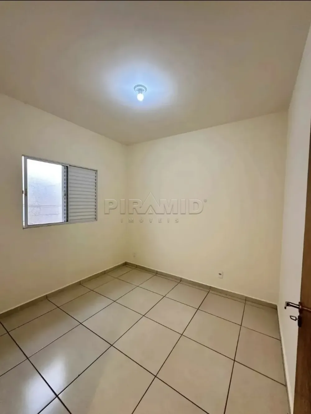 Comprar Casa / Padr&atilde;o em Ribeir&atilde;o Preto R$ 205.000,00 - Foto 4