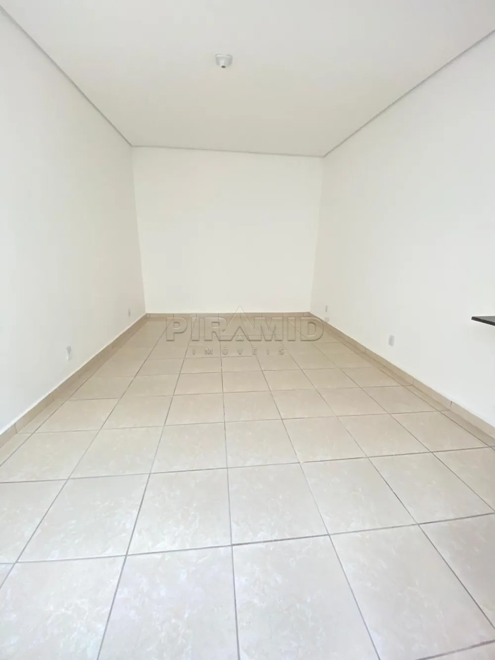 Alugar Comercial / Sala em Ribeir&atilde;o Preto R$ 1.700,00 - Foto 2