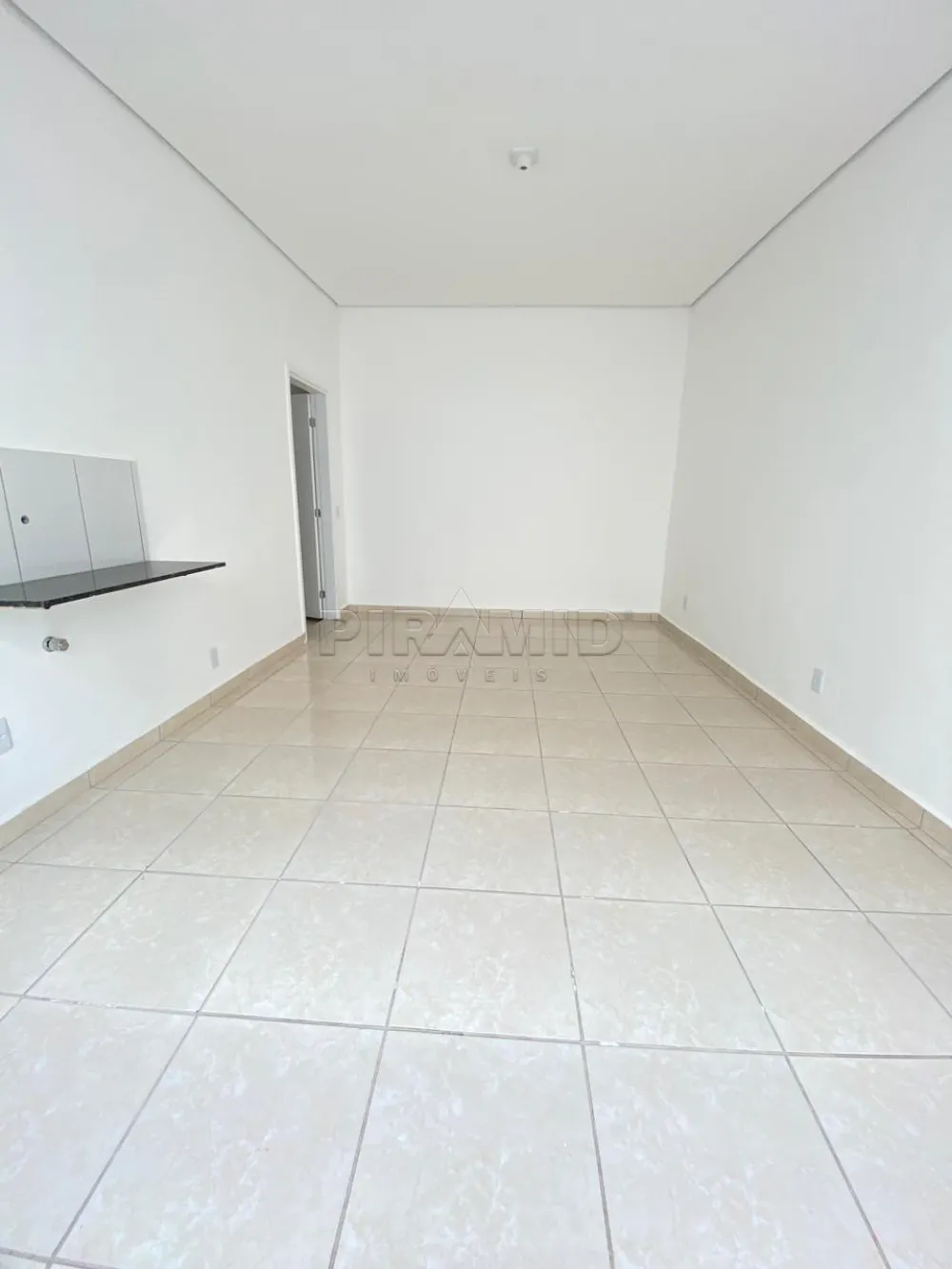 Alugar Comercial / Sala em Ribeir&atilde;o Preto R$ 1.700,00 - Foto 2