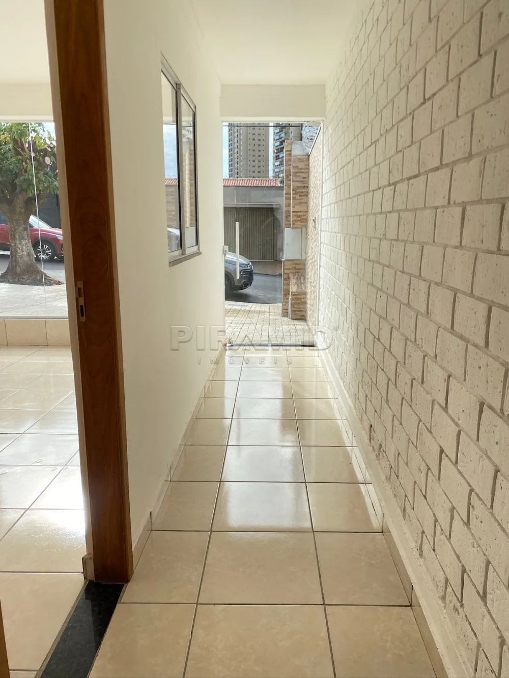 Alugar Comercial / Sala em Ribeir&atilde;o Preto R$ 1.700,00 - Foto 1