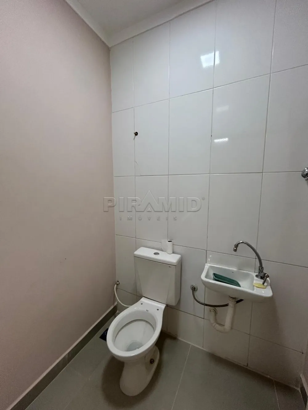 Alugar Comercial / Sala em Ribeir&atilde;o Preto R$ 1.100,00 - Foto 4