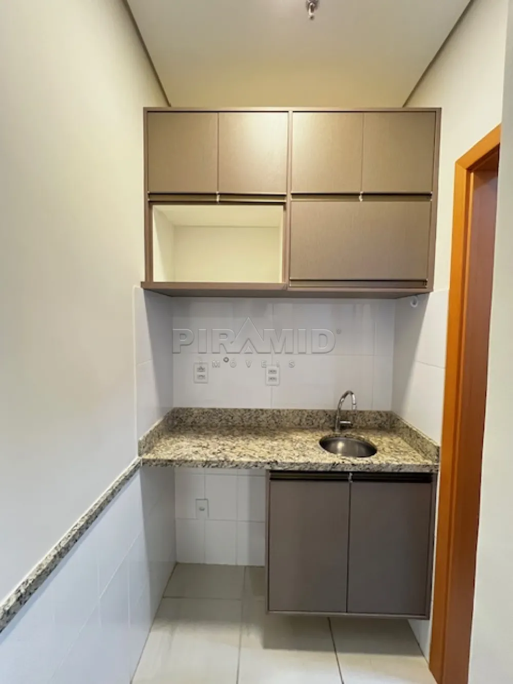 Alugar Comercial / Sala em Ribeir&atilde;o Preto R$ 3.750,00 - Foto 9