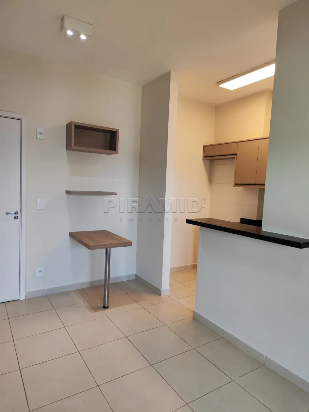 Alugar Apartamento / Padr&atilde;o em Ribeir&atilde;o Preto R$ 2.100,00 - Foto 2