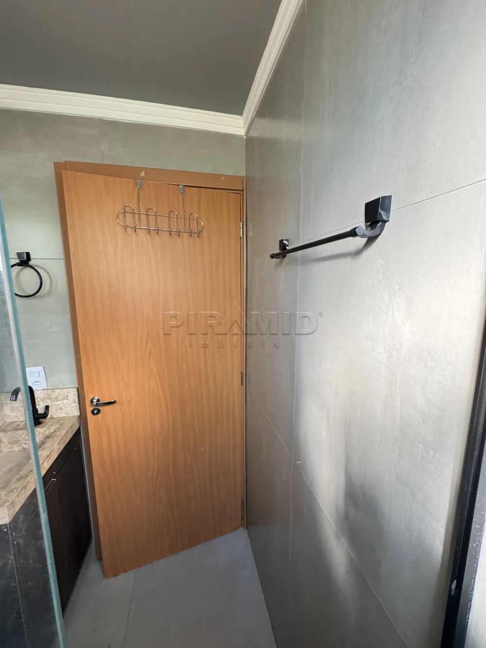 Alugar Apartamento / Padr&atilde;o em Ribeir&atilde;o Preto R$ 1.600,00 - Foto 18