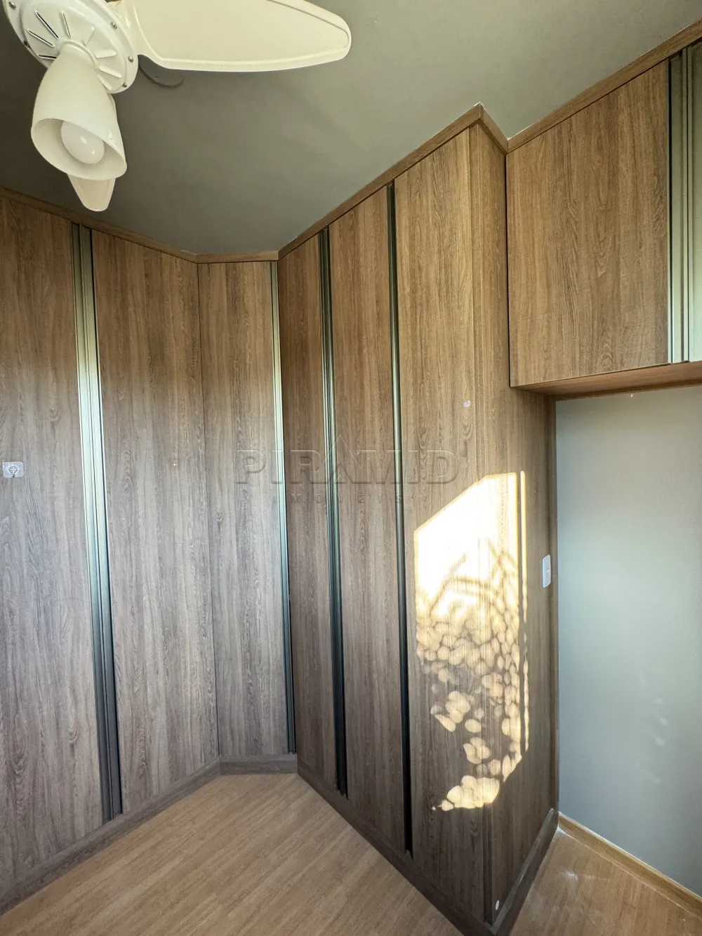 Alugar Apartamento / Padr&atilde;o em Ribeir&atilde;o Preto R$ 1.600,00 - Foto 15