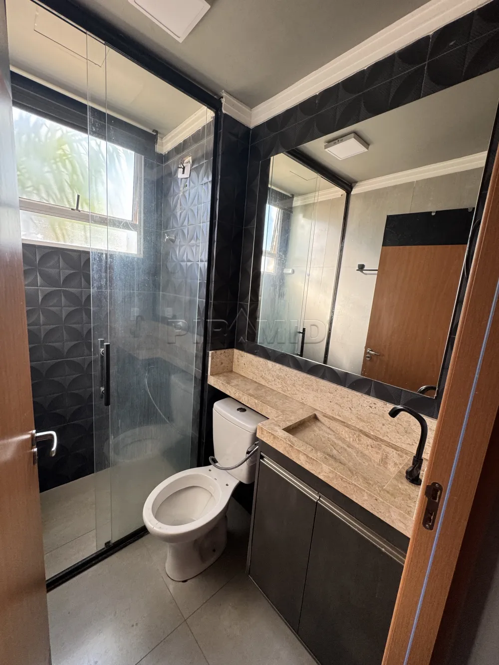 Alugar Apartamento / Padr&atilde;o em Ribeir&atilde;o Preto R$ 1.600,00 - Foto 16