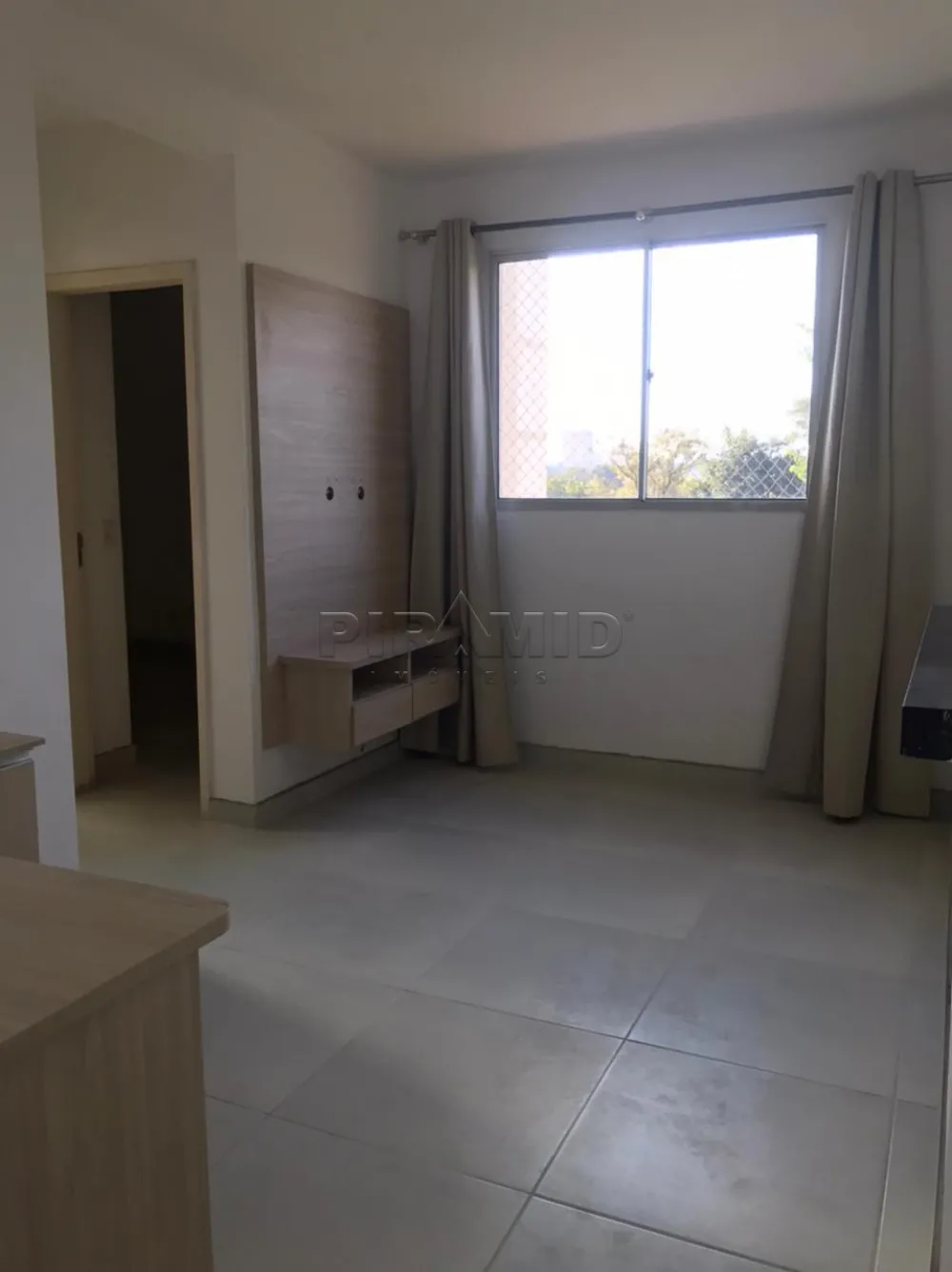 Alugar Apartamento / Padr&atilde;o em Ribeir&atilde;o Preto R$ 1.000,00 - Foto 1