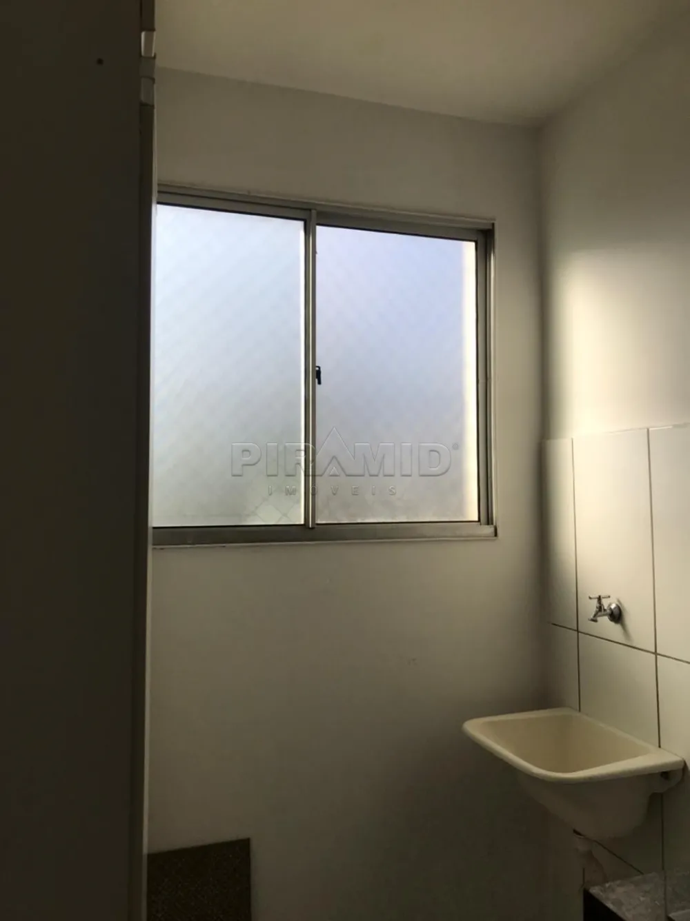 Alugar Apartamento / Padr&atilde;o em Ribeir&atilde;o Preto R$ 1.000,00 - Foto 15