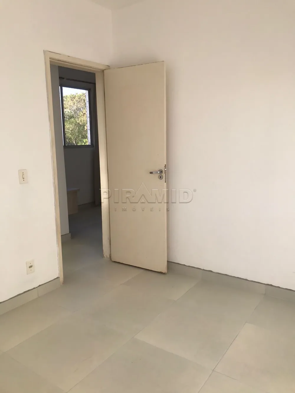 Alugar Apartamento / Padr&atilde;o em Ribeir&atilde;o Preto R$ 1.000,00 - Foto 5