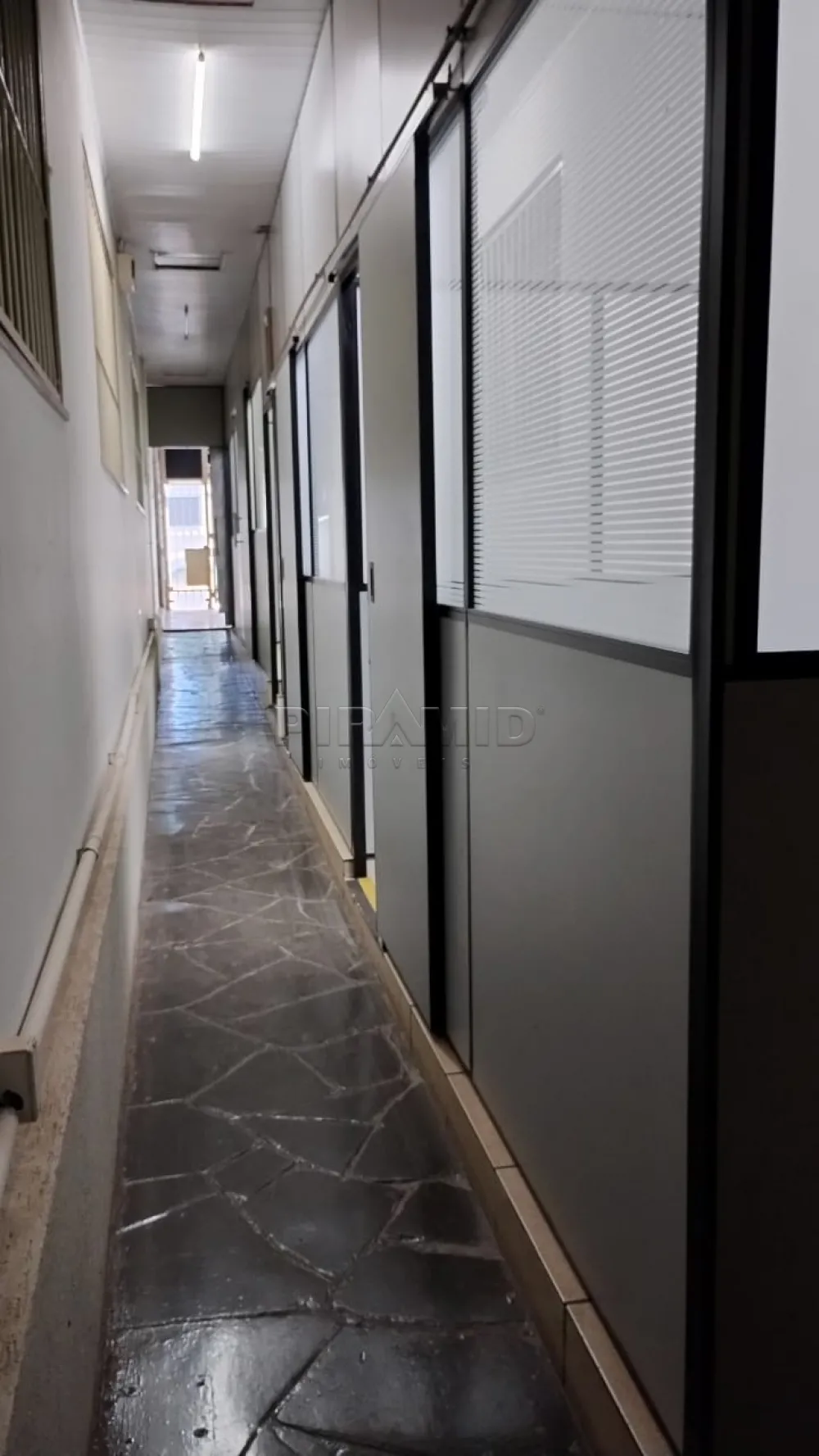 Alugar Comercial / Pr&eacute;dio em Ribeir&atilde;o Preto R$ 10.000,00 - Foto 2