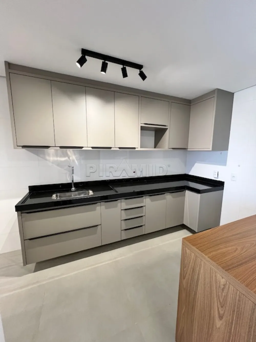 Alugar Apartamento / Padr&atilde;o em Ribeir&atilde;o Preto R$ 4.100,00 - Foto 15