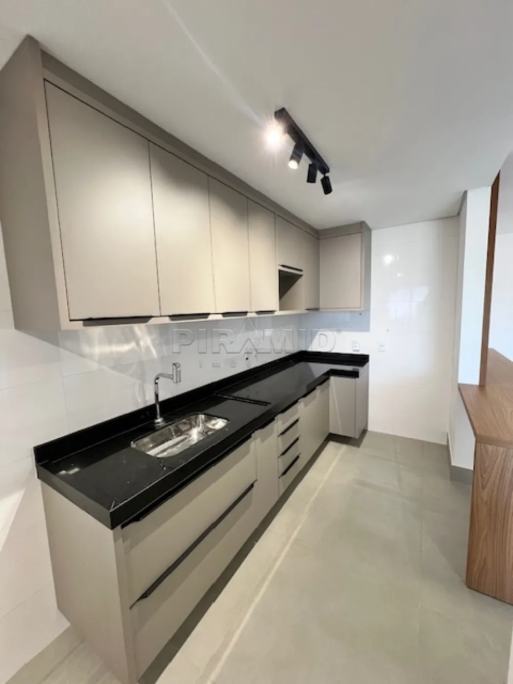 Alugar Apartamento / Padr&atilde;o em Ribeir&atilde;o Preto R$ 4.100,00 - Foto 16