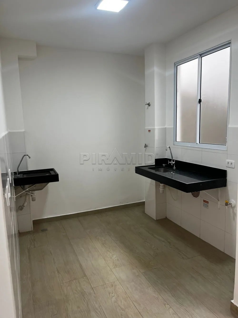 Alugar Apartamento / Padr&atilde;o em Ribeir&atilde;o Preto R$ 1.600,00 - Foto 4