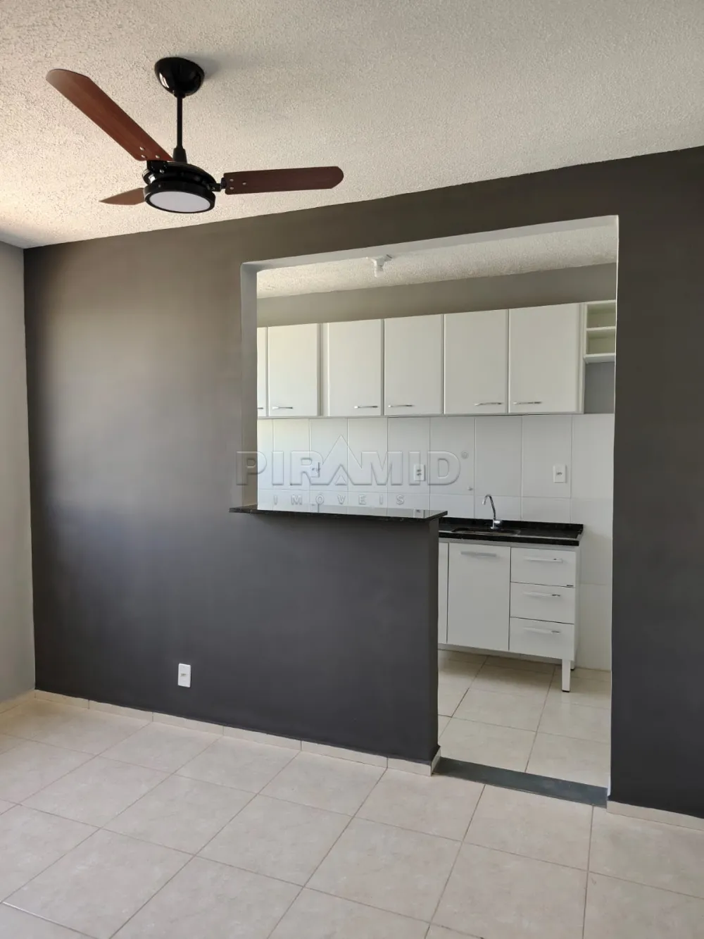 Alugar Apartamento / Padr&atilde;o em Ribeir&atilde;o Preto R$ 1.200,00 - Foto 1