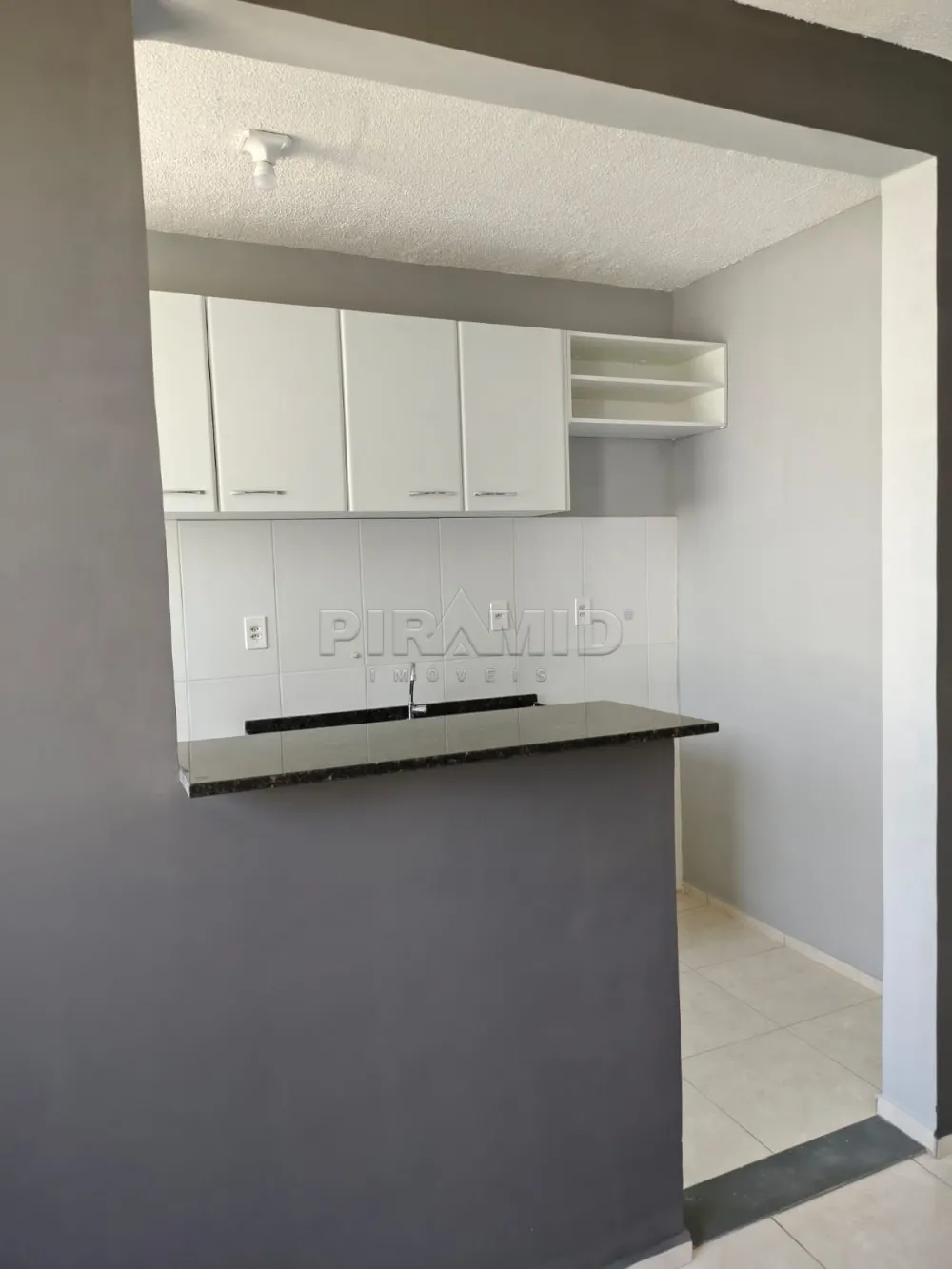 Alugar Apartamento / Padr&atilde;o em Ribeir&atilde;o Preto R$ 1.200,00 - Foto 2