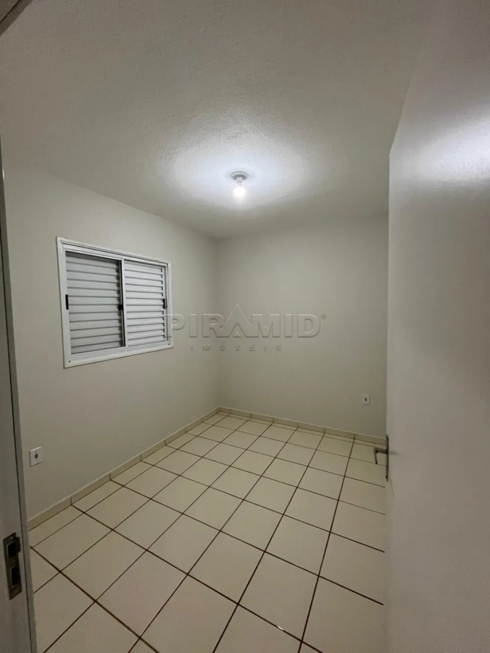 Comprar Casa / Padr&atilde;o em Ribeir&atilde;o Preto R$ 210.000,00 - Foto 3