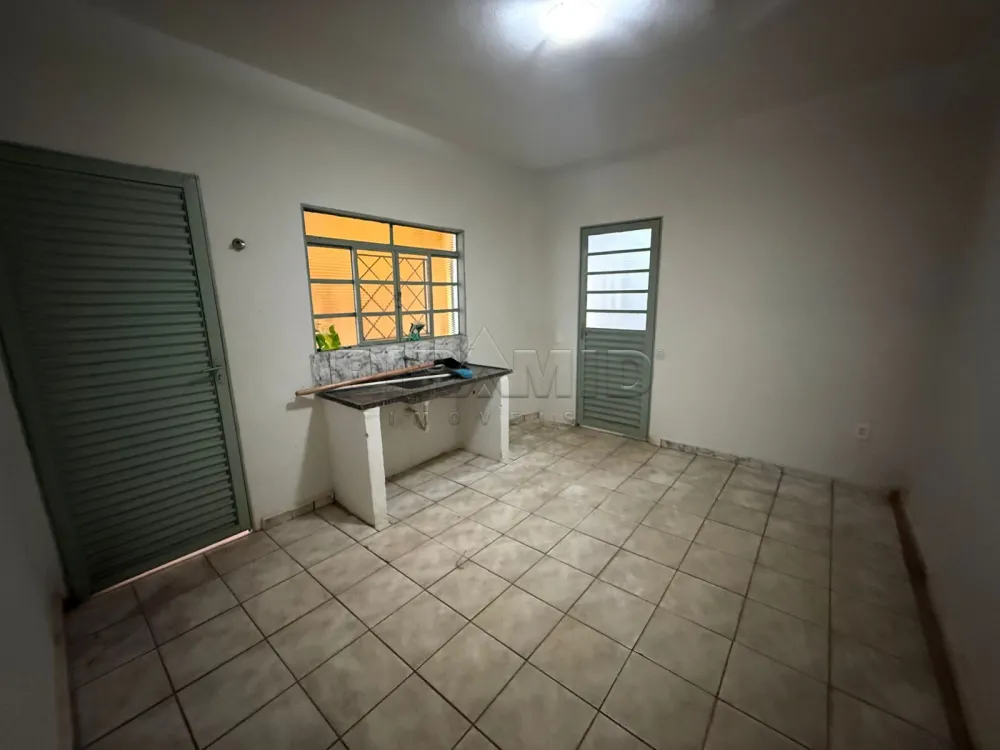Alugar Casa / Padr&atilde;o em Ribeir&atilde;o Preto R$ 850,00 - Foto 9