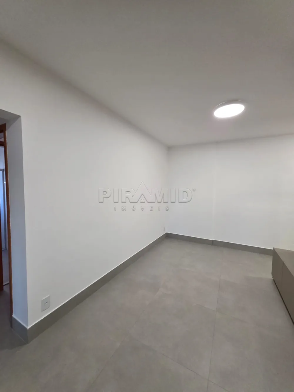 Alugar Apartamento / Padr&atilde;o em Ribeir&atilde;o Preto R$ 5.000,00 - Foto 3