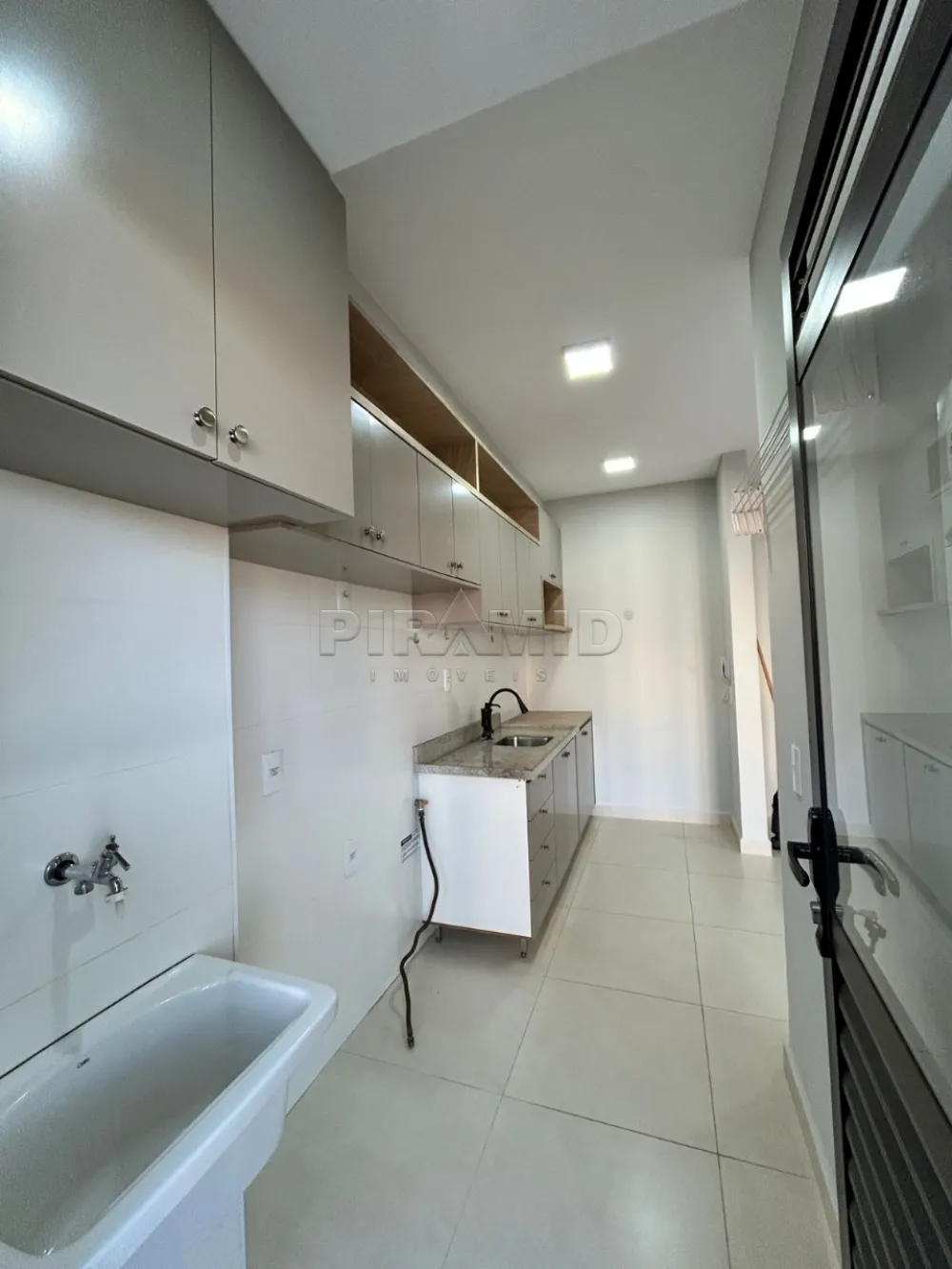 Alugar Apartamento / Padr&atilde;o em Ribeir&atilde;o Preto R$ 1.750,00 - Foto 14