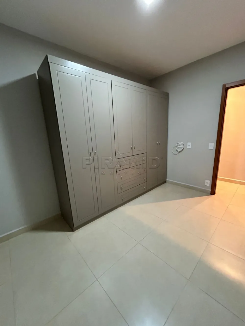 Alugar Apartamento / Padr&atilde;o em Ribeir&atilde;o Preto R$ 1.750,00 - Foto 15