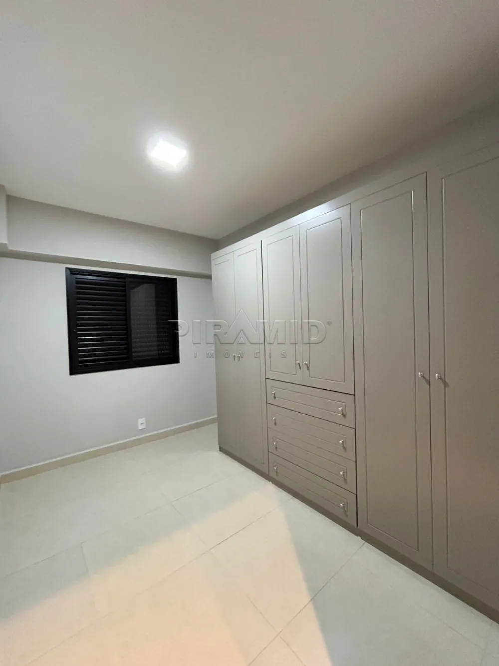 Alugar Apartamento / Padr&atilde;o em Ribeir&atilde;o Preto R$ 1.750,00 - Foto 16