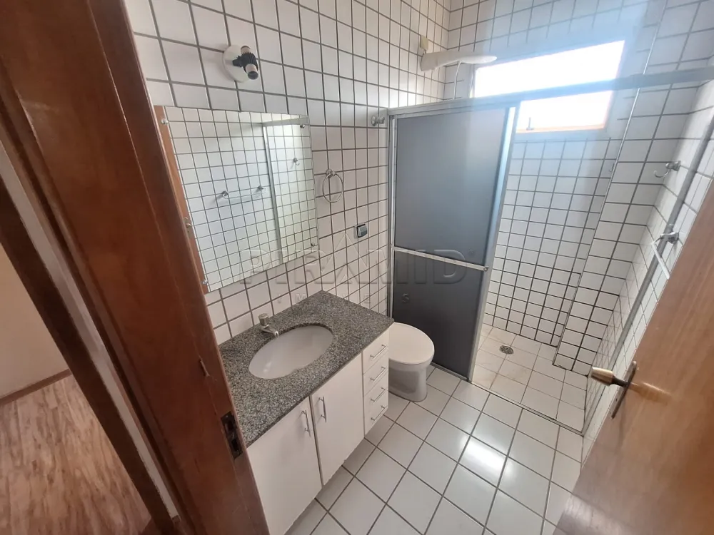 Alugar Apartamento / Padr&atilde;o em Ribeir&atilde;o Preto R$ 1.200,00 - Foto 3