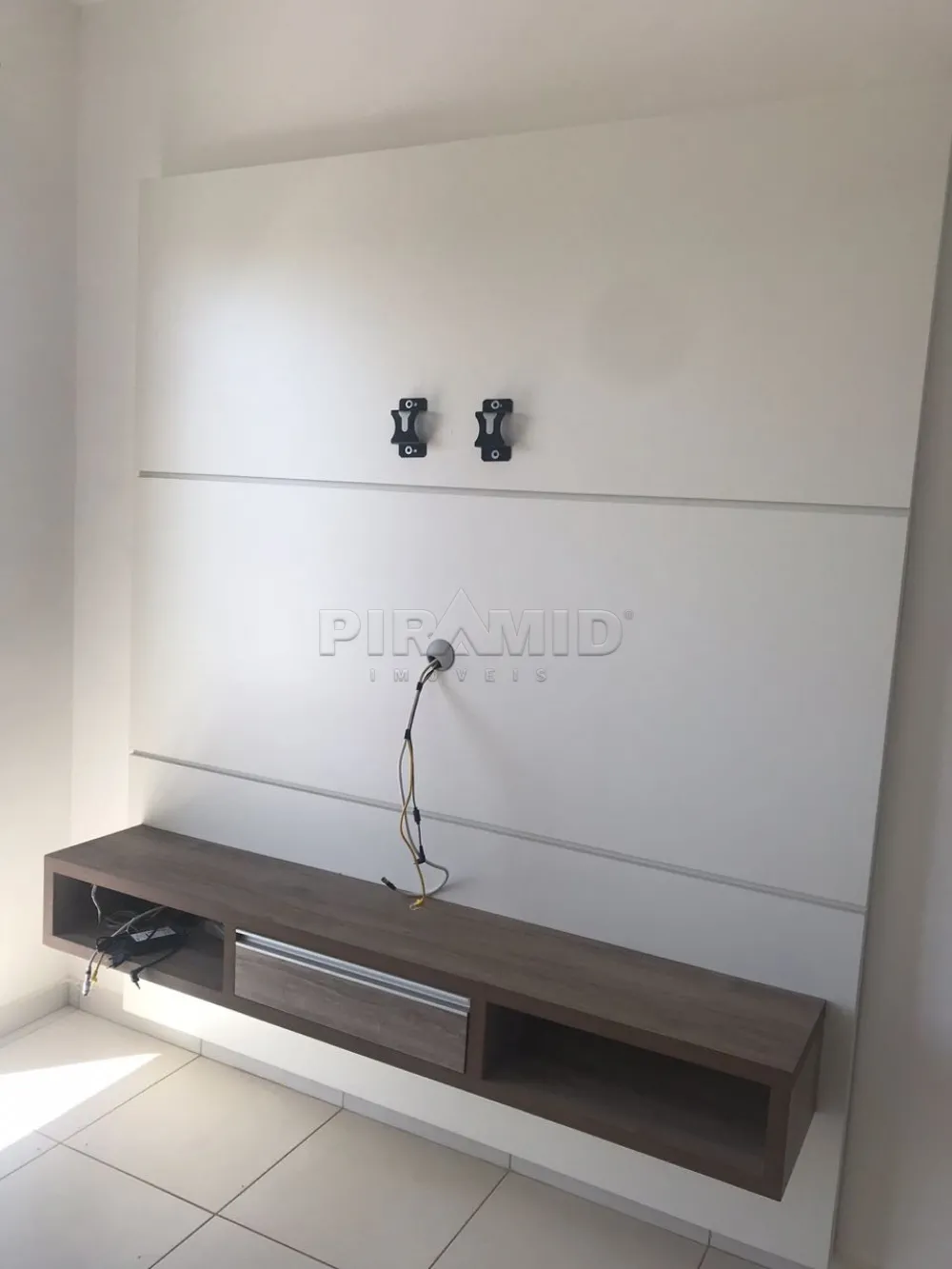 Alugar Apartamento / Padr&atilde;o em Ribeir&atilde;o Preto R$ 1.900,00 - Foto 2