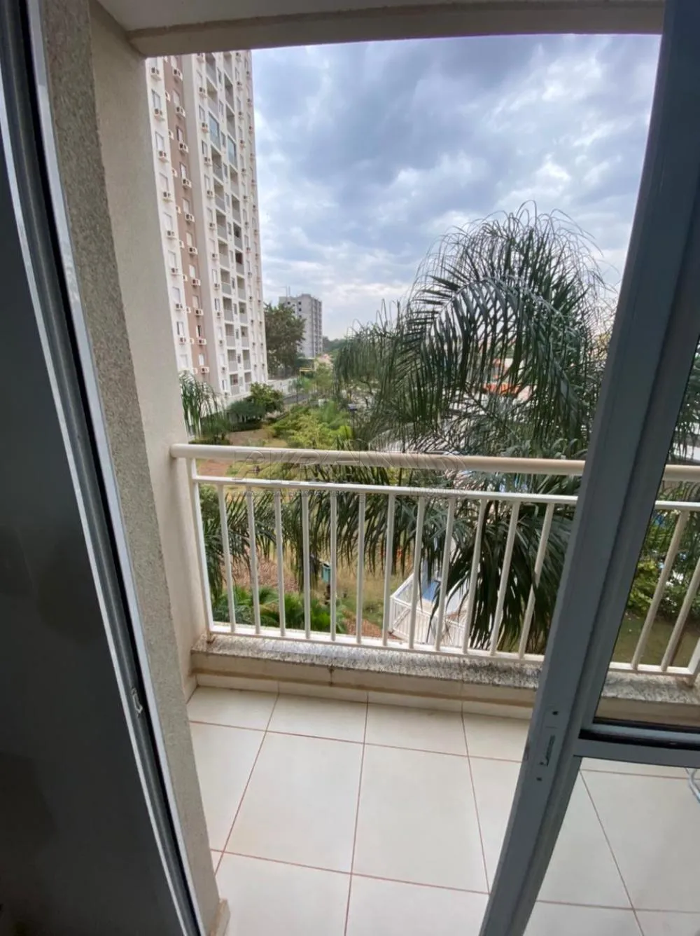 Alugar Apartamento / Padr&atilde;o em Ribeir&atilde;o Preto R$ 1.900,00 - Foto 3