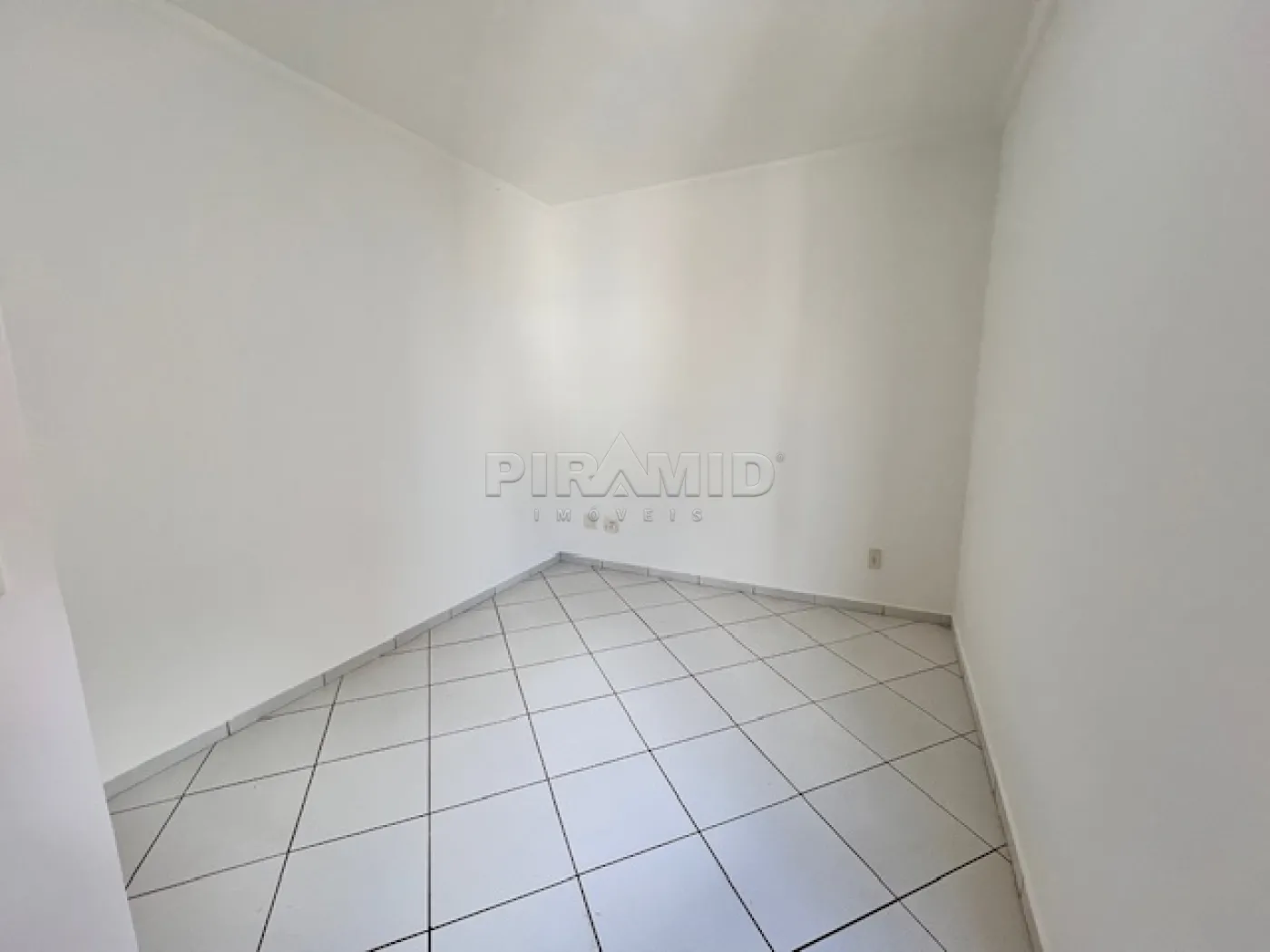Alugar Apartamento / Padr&atilde;o em Ribeir&atilde;o Preto R$ 1.600,00 - Foto 5