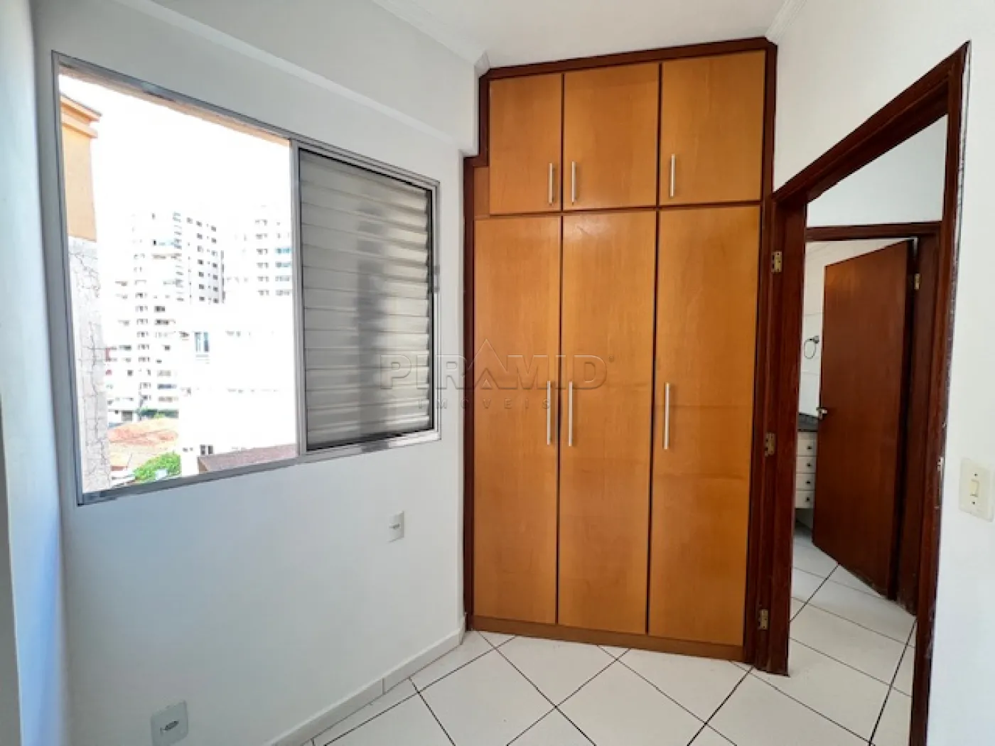 Alugar Apartamento / Padr&atilde;o em Ribeir&atilde;o Preto R$ 1.600,00 - Foto 6