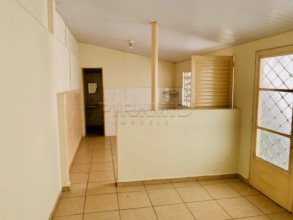 Alugar Casa / Padr&atilde;o em Ribeir&atilde;o Preto R$ 750,00 - Foto 2