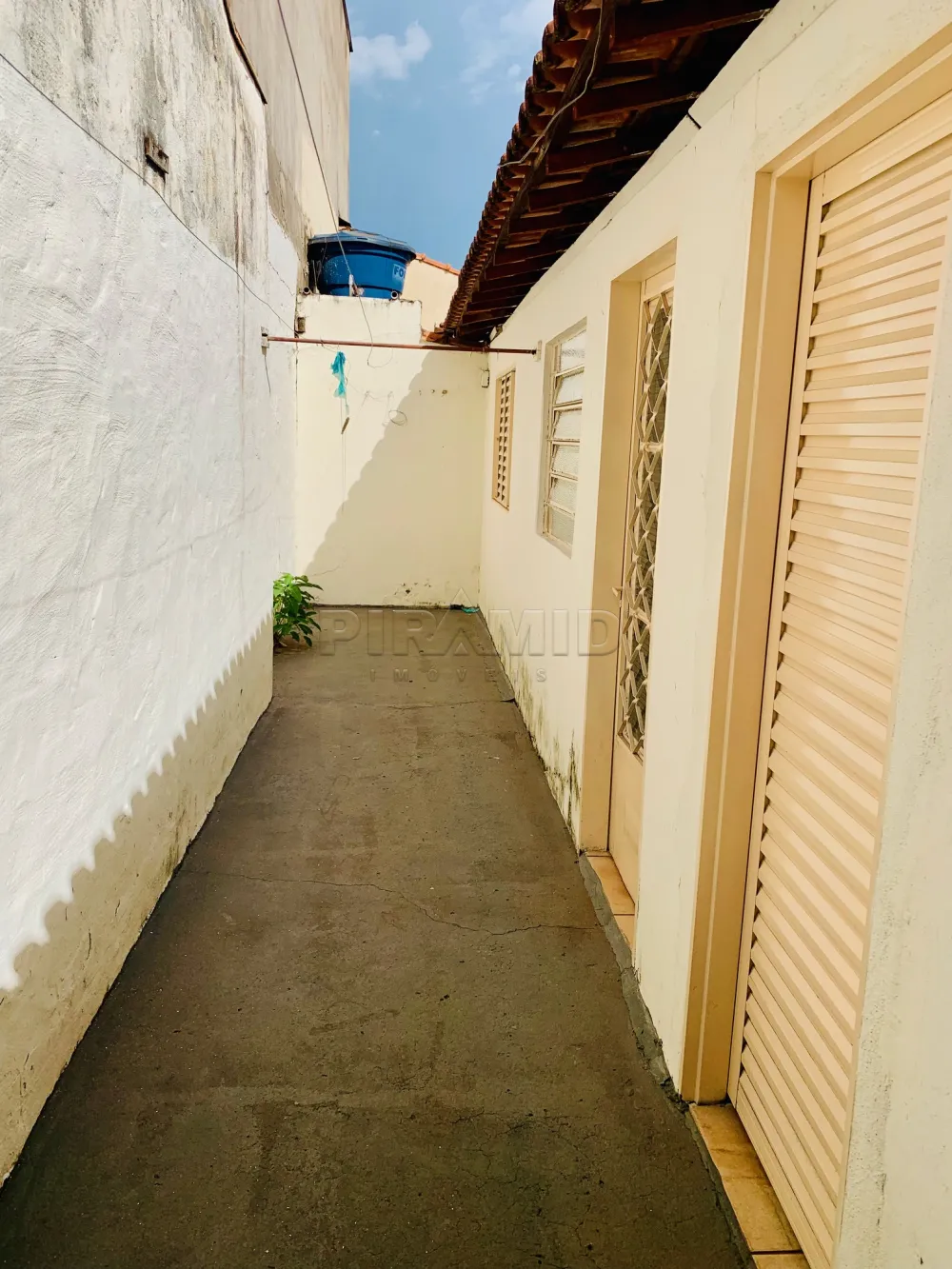 Alugar Casa / Padr&atilde;o em Ribeir&atilde;o Preto R$ 750,00 - Foto 9